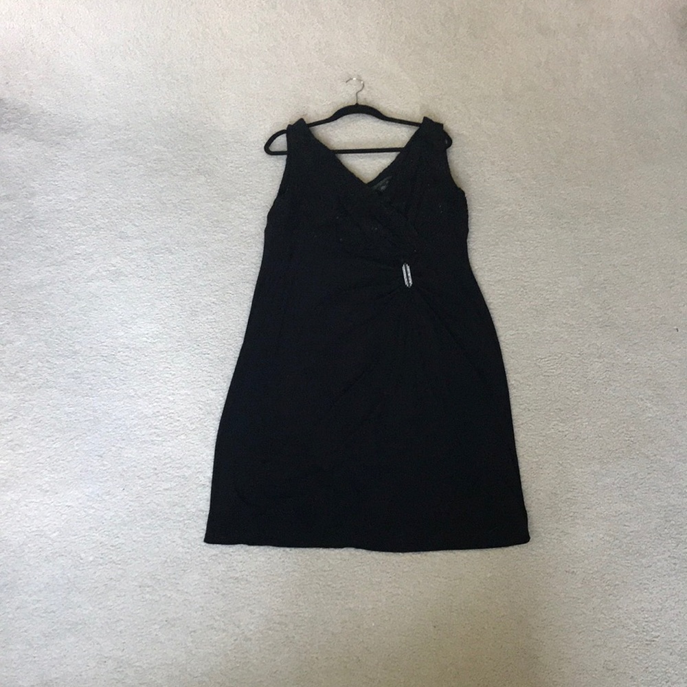A black gown.